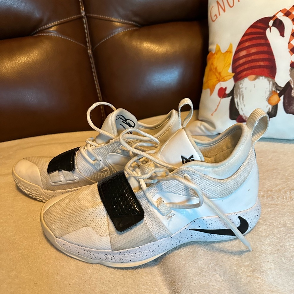 Nike White and Black Athletic Sneakers size 10
